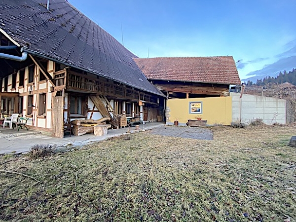 Bauernhaus, Stöckli m. 2 Wohnungen, Quellen, Aussicht, Sonne