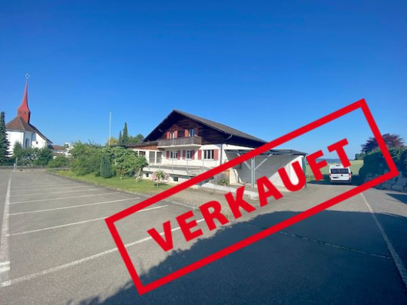 2-Familienhaus mit Wintergarten und zus. Gewerbelokal
