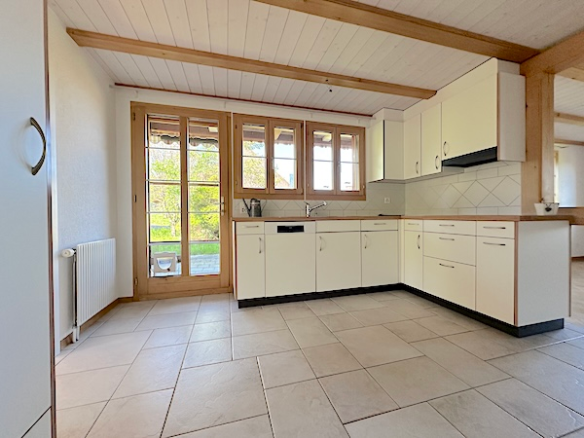 Bauernhaus, Stöckli m. 2 Wohnungen, Quellen, Aussicht, Sonne