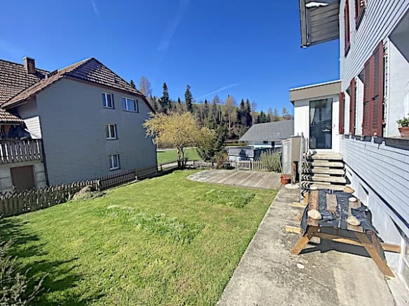Dreifamilienhaus mit grossem Garten in Wasen