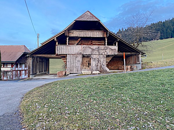 Bauernhaus, Stöckli m. 2 Wohnungen, Quellen, Aussicht, Sonne