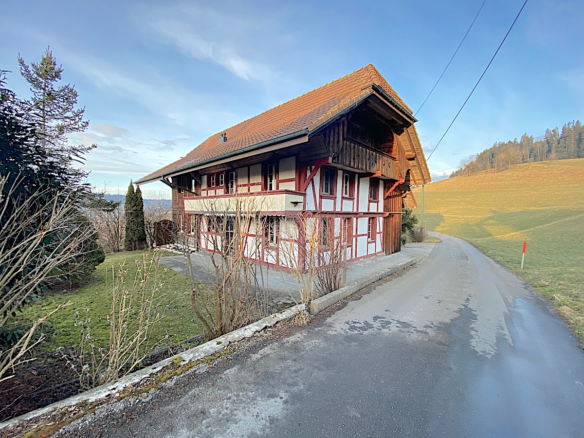 Bauernhaus, Stöckli m. 2 Wohnungen, Quellen, Aussicht, Sonne