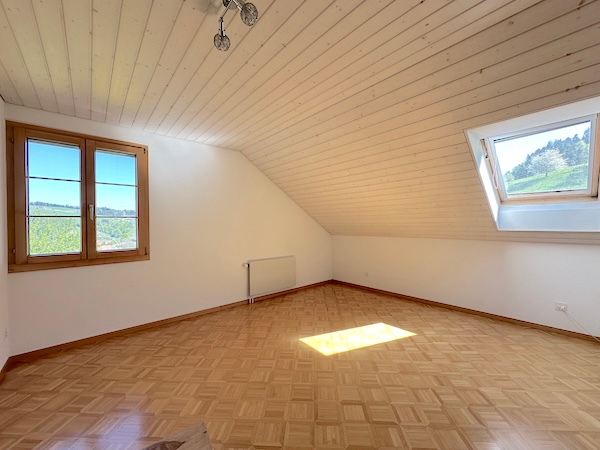 Bauernhaus, Stöckli m. 2 Wohnungen, Quellen, Aussicht, Sonne