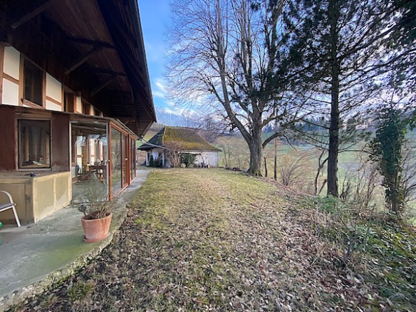 Bauernhaus, Stöckli m. 2 Wohnungen, Quellen, Aussicht, Sonne