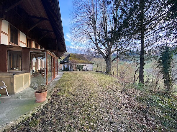 Bauernhaus, Stöckli m. 2 Wohnungen, Quellen, Aussicht, Sonne