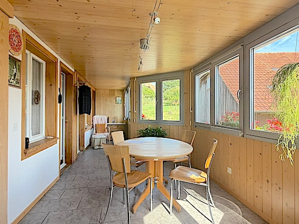 Dreifamilienhaus mit Garten, Werkstatt und Ladenlokal