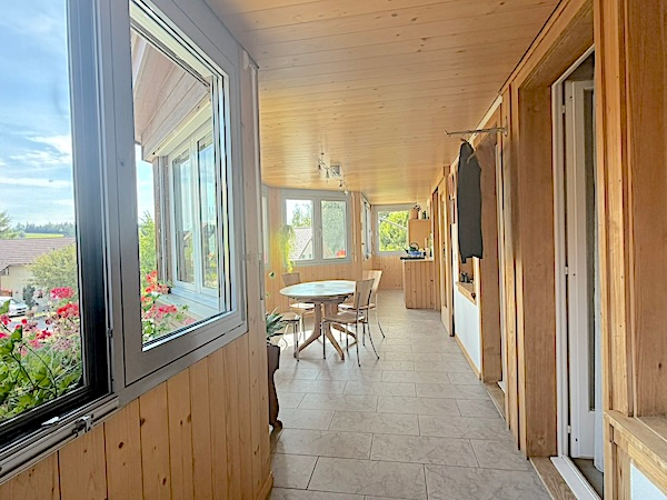 Dreifamilienhaus mit Garten, Werkstatt und Ladenlokal