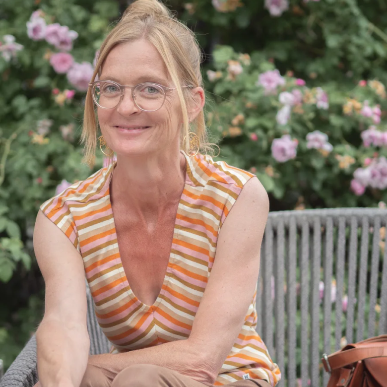 Brigitte Walther von der Immoment GmbH im Garten